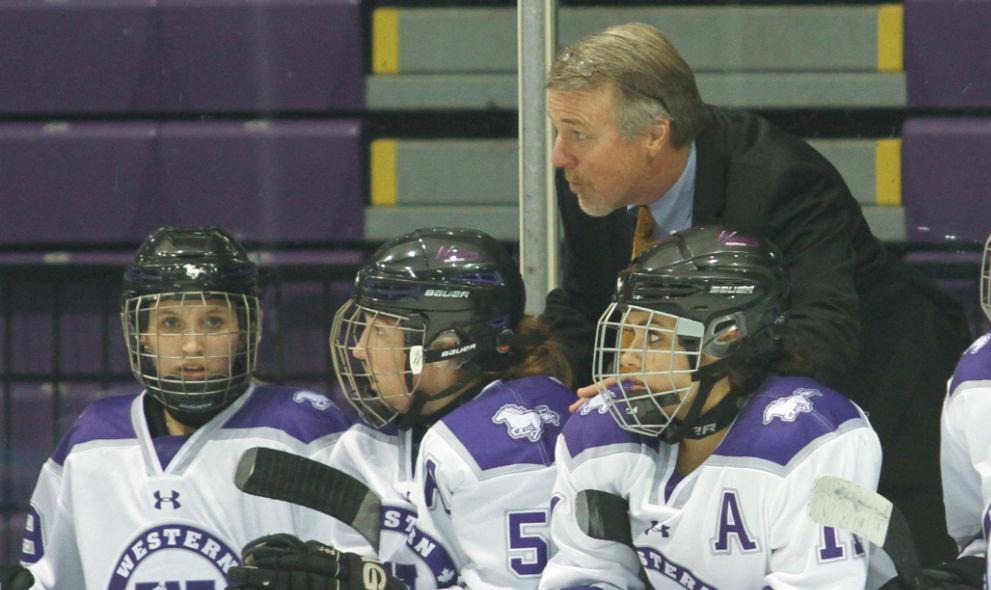 WHockey_Nov27_Queens6.jpg